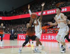 乐鱼app-山东男篮主场胜安徽队，获得两连胜的简单介绍