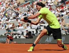 乐鱼官网-包含英国网球队鏖战法国网球队，兹维列夫关键制胜的词条