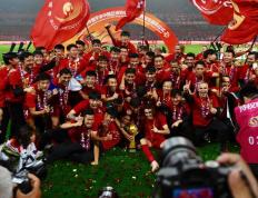 乐鱼体育-上港备战鲁能，稳固胜局关键在防守