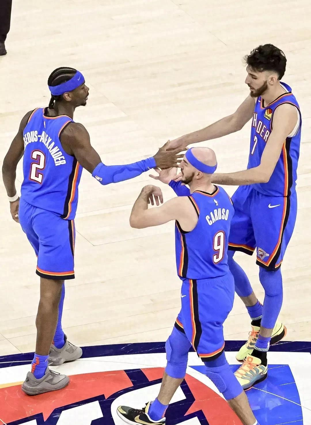 乐鱼app-包含公牛横扫湖人B队,卡鲁索打破历史纪录的词条