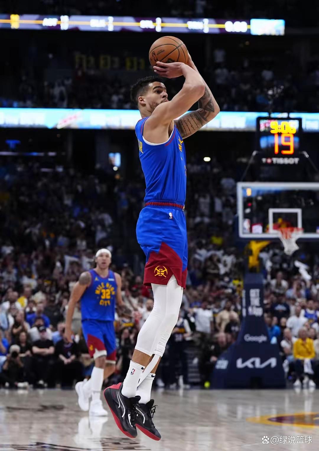 乐鱼体育-包含雷霆逆转猛龙,布克爆发神勇的词条